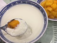 -赵记传承特色牛奶甜品(泉城广场店)