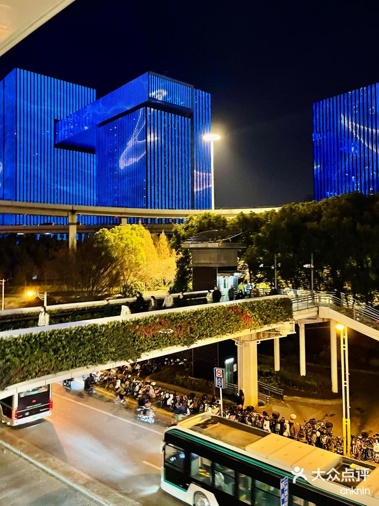 美不间断的汶水路地铁站