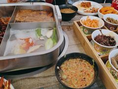 -鸡遇虾煲干锅火锅(小寨金莎店)