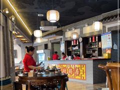 大堂-王明古法砂锅居(开化寺店)