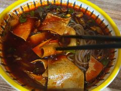 麻辣米线-老字号杨坡红油米线腊汁肉夹馍(东四道巷店)