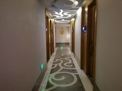 -新盈光·云会所(百丈东路店)