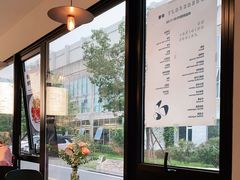 靠窗位-DOS道肆(恒通国际创新园集装箱店)