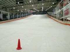 -乔波室内滑雪场