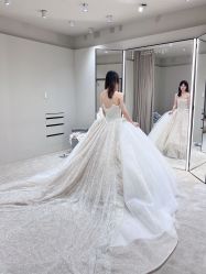 点击看大图 -Renee芮亦婚纱