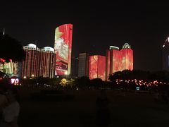 -万绿园