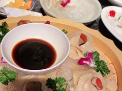 -老牌坊云南鱼豆花火锅(哈西万达店)
