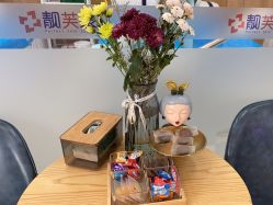 -靓芙泉祛痘.科技美肤连锁