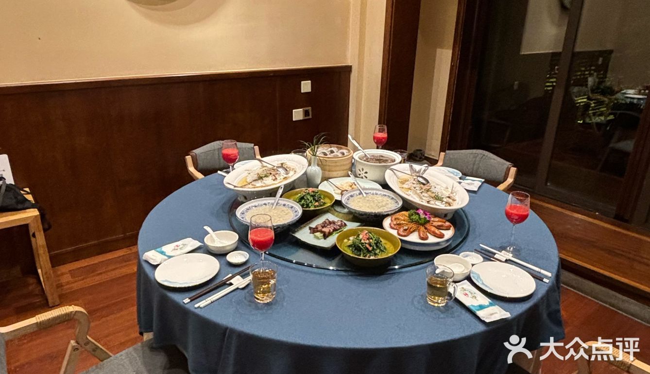 贵宾请入坐[比心]