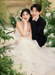 -莫兰迪婚纱摄影