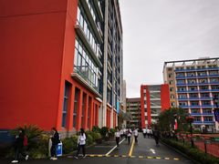 -上海市工商外国语学校
