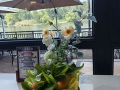 -靓海海鲜火锅(水上湖边观景店)