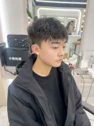 -尤司男士国潮理发馆