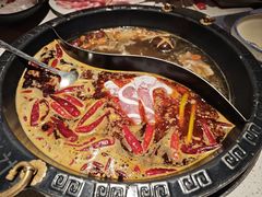 红火招牌鸳鸯锅-火社火锅(裕华万达店)