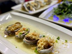 蒜蓉蒸鲍鱼-四川小胡子海鲜(丁村万人海鲜广场店)