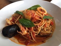 -ROAST coffee & eatery