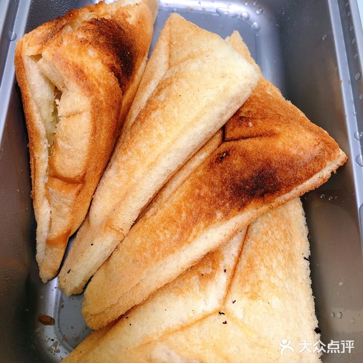 不到12点就需要排队一小时了。但是这个饭菜