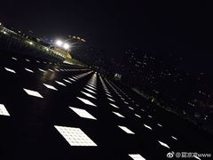 -南京眼步行桥