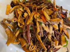 -小厨子私房菜·云南美食店