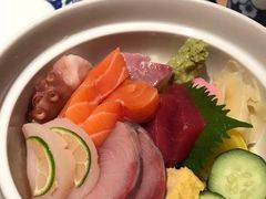 杂锦鱼生饭套餐-小山日本料理(电子大厦店)