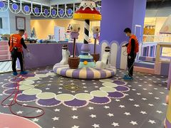 -新百广场(地铁站)