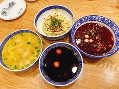 小馄饨-老苏州大客堂·苏帮菜·松鼠桂鱼·苏州传统小吃(观前街人民商场店)
