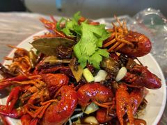 -老街烧烤大排档·地道湖北菜·龙虾馆(汉口火车站店)