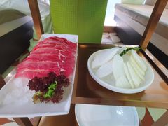 -洪氏嗨捞·广东猪肚鸡·椰子鸡火锅(西咸万象城店)
