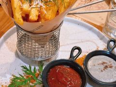 -Mark&Mars Restaurant