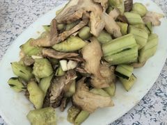 肘花拌黄瓜-老万饭馆