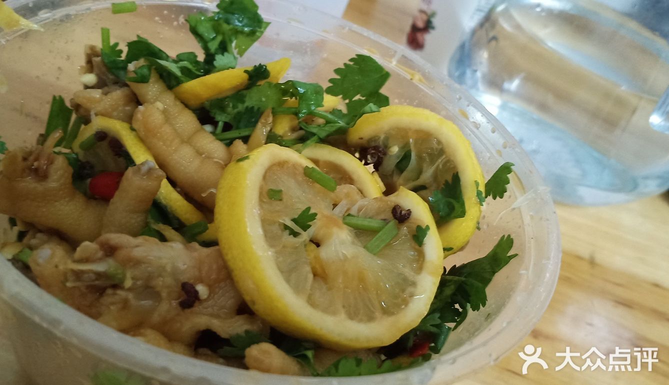 DIY自制柠檬麻辣凤爪。