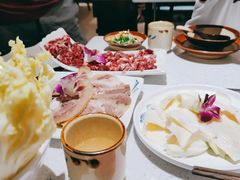 -贵府酸汤牛肉火锅·贵州老字号(飞山街店)