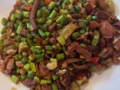 -阿瓦山寨·湘菜现炒·剁椒鱼头王(咸阳总店)