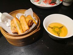 荠菜肉春卷-老头儿油爆虾·知味杭州(爱琴海购物中心)