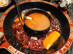 菌汤鸳鸯锅-椒香城门口重庆老火锅(宝安固戍店)