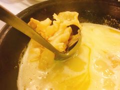 -鲜入围煮花胶鸡海鲜火锅