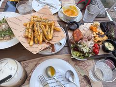 -Mark&Mars Restaurant