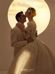 -至臻微拉婚纱摄影