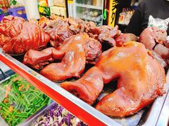 卤肘子-秦君宝手擀菠菜面(金花路店)