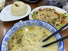 -雪琴面馆富安特色鱼汤面(城中花园店)