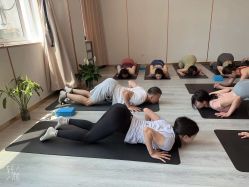 -亚太瑜伽普拉提学院