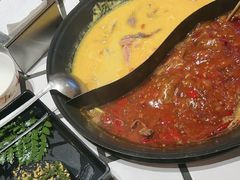 金汤板栗鸡鸳鸯锅-朱光玉火锅馆(正弘城店)
