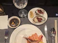 -广州万富希尔顿酒店·感趣自助餐厅·金秋蟹宴生蚝海鲜刺身烧烤