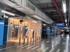 -白玉兰广场停车场