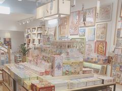 -猫的天空之城概念书店(束河店)