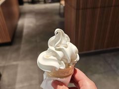-麦当劳(百联西郊购物中心店)