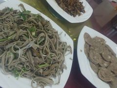 -溢心园香河肉饼总店