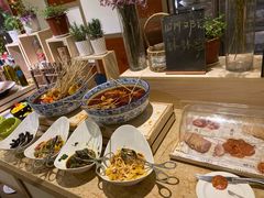 钵钵鸡-大中华希尔顿酒店-念自助餐·嗨啤·小龙虾