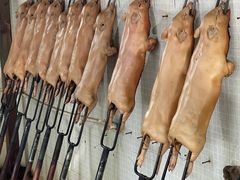 -黄记四更烤乳猪店