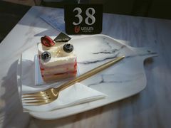 覆盆子蛋糕-UNI UNI(环亚凯瑟琳店)